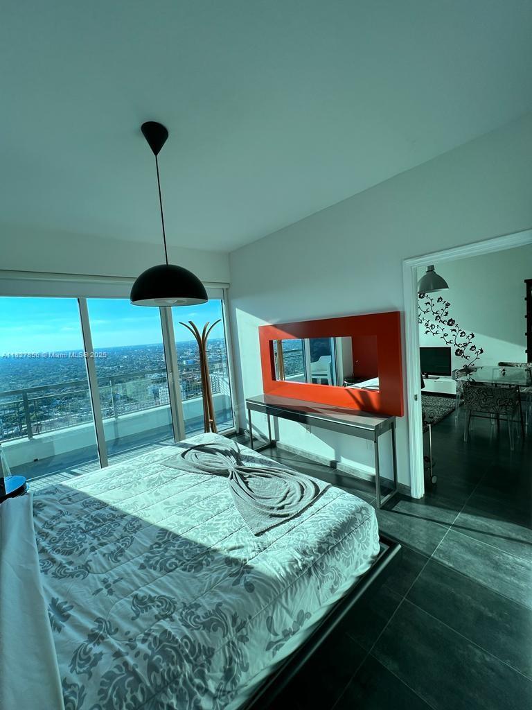 image Infinity At Brickell Cond1