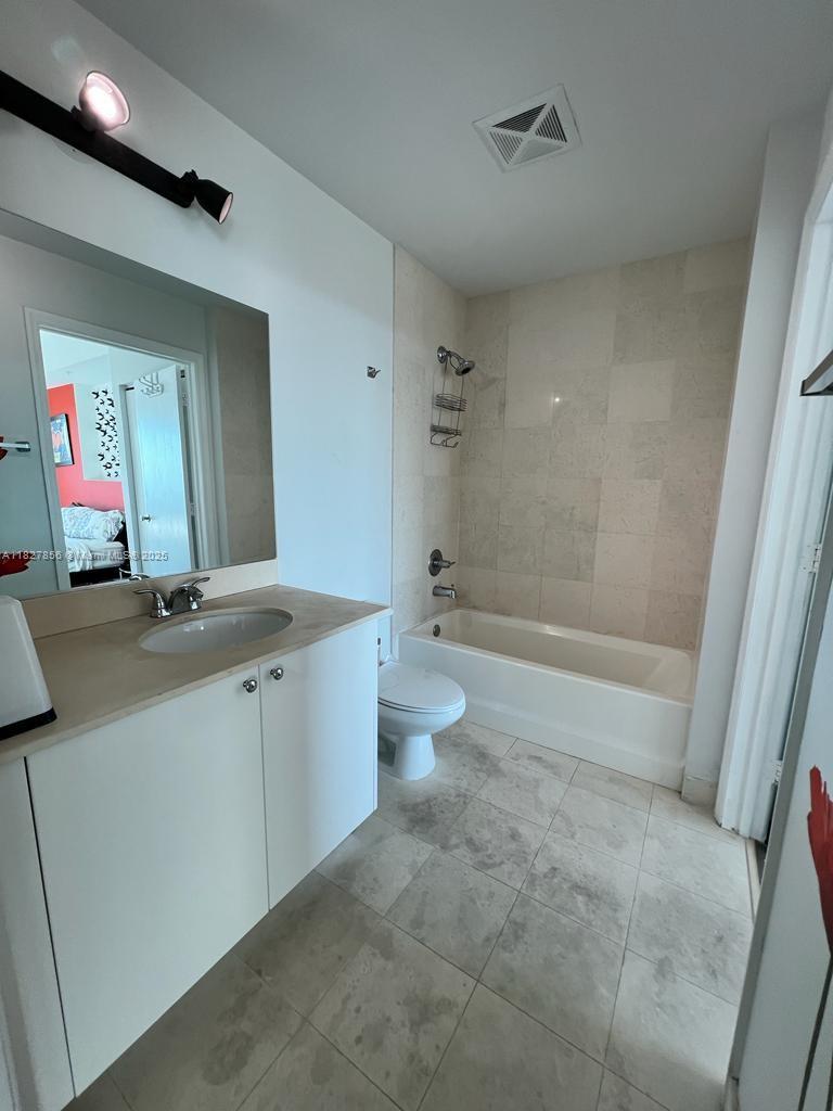 image Infinity At Brickell Cond8