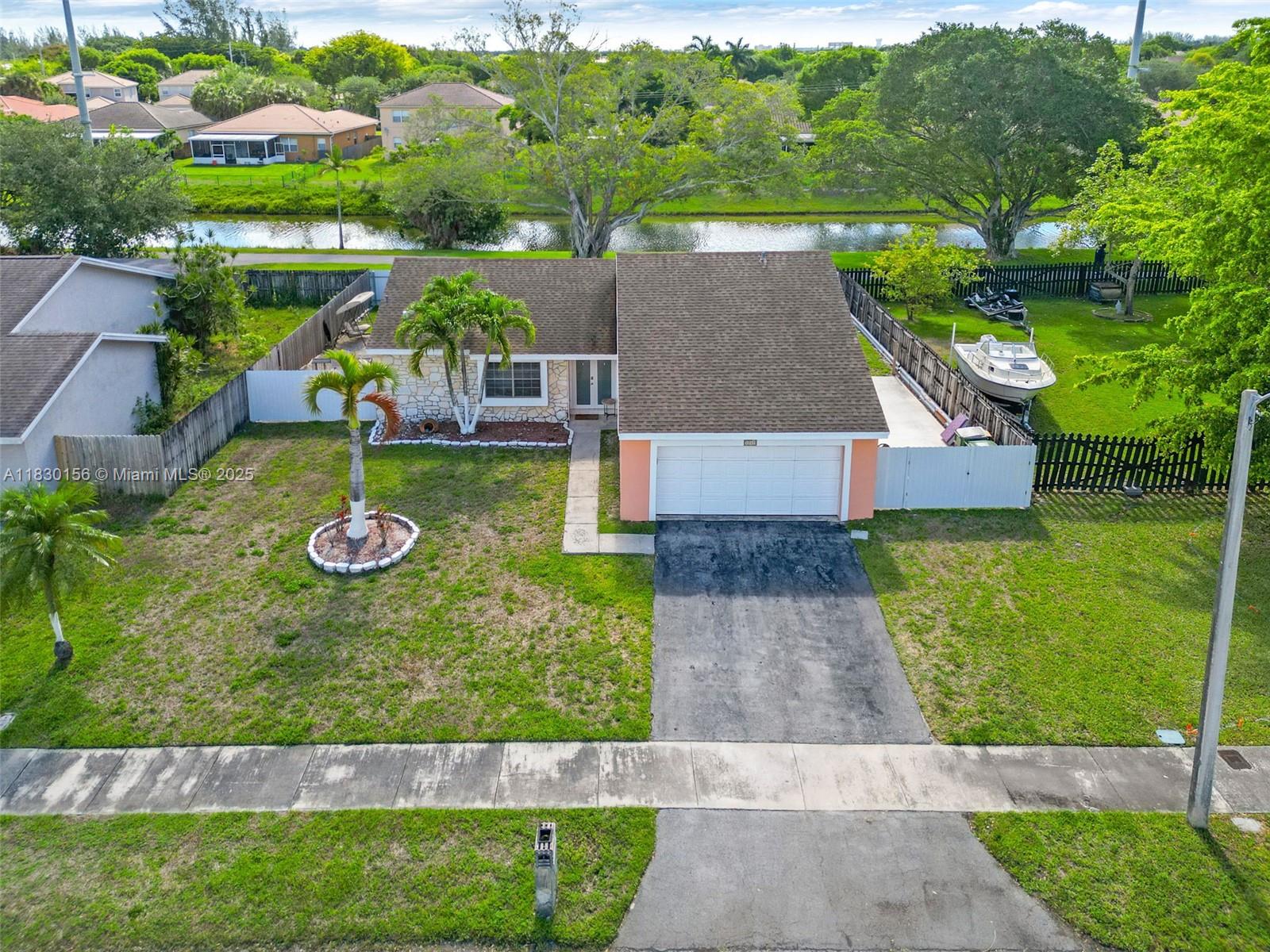 1747 N Goldeneye Ln
