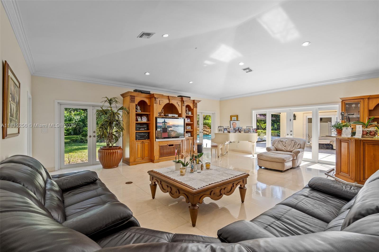 10735 SW 58th Ave Pinecrest, FL 33156