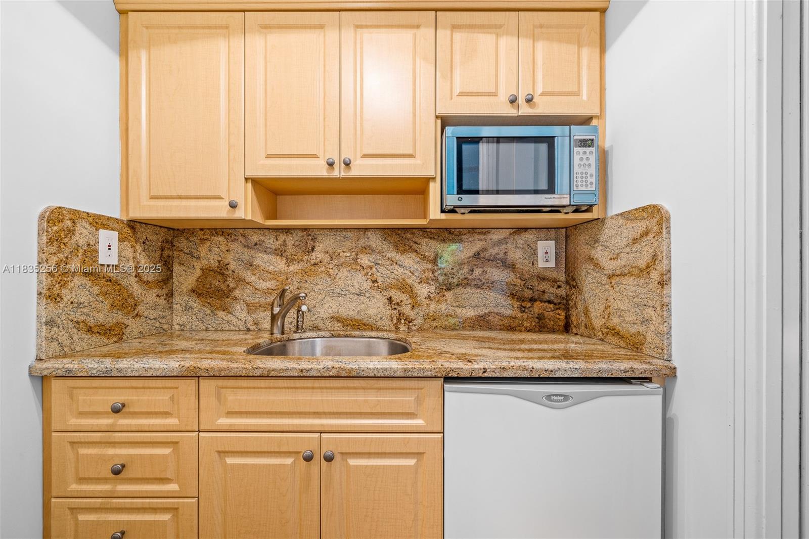 10735 SW 58th Ave Pinecrest, FL 33156