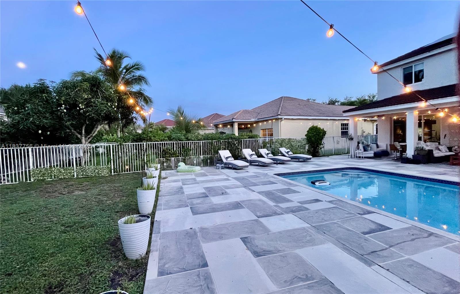 4093 Staghorn Ln Weston, FL 33331
