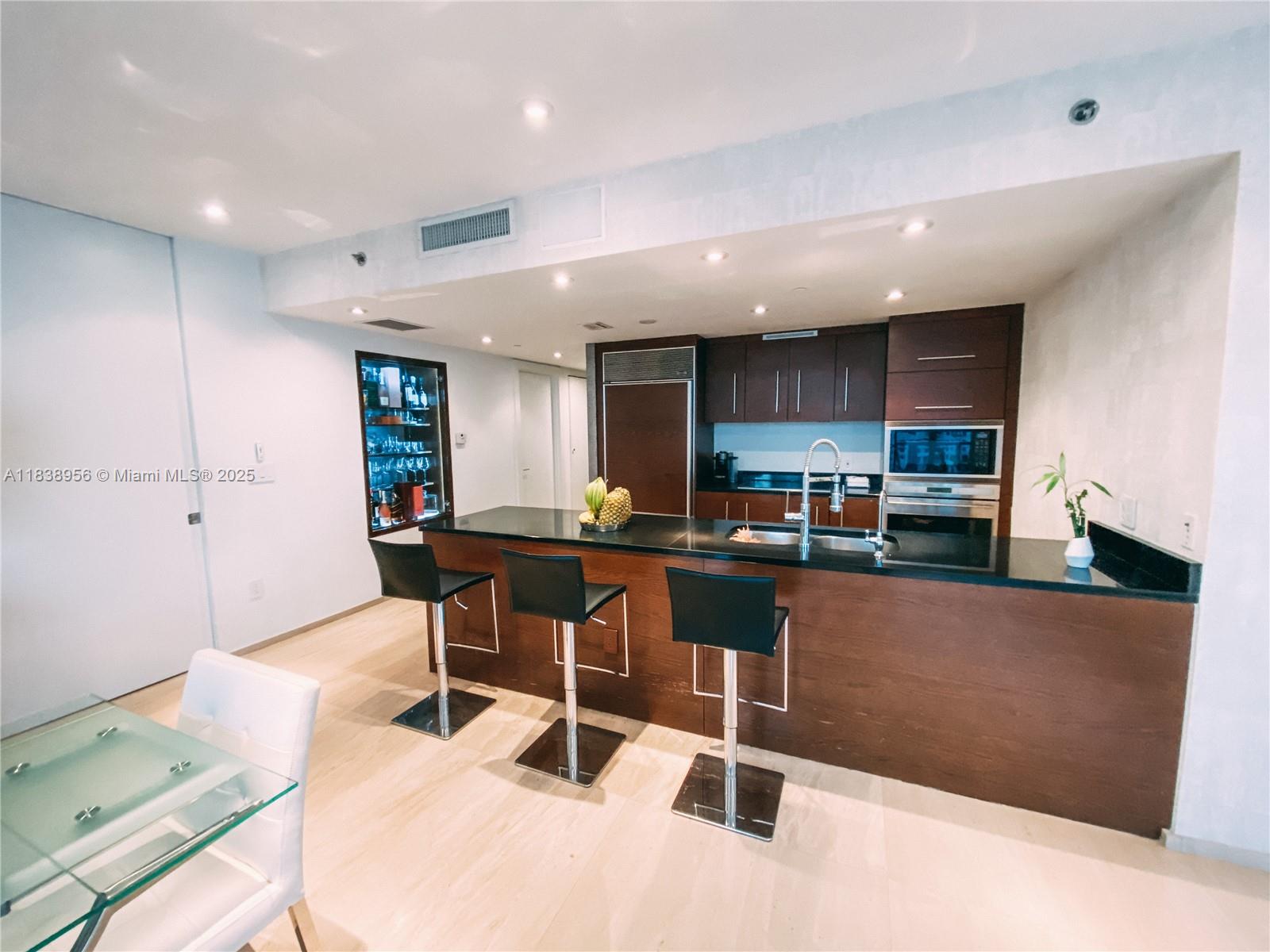 image Icon Brickell9