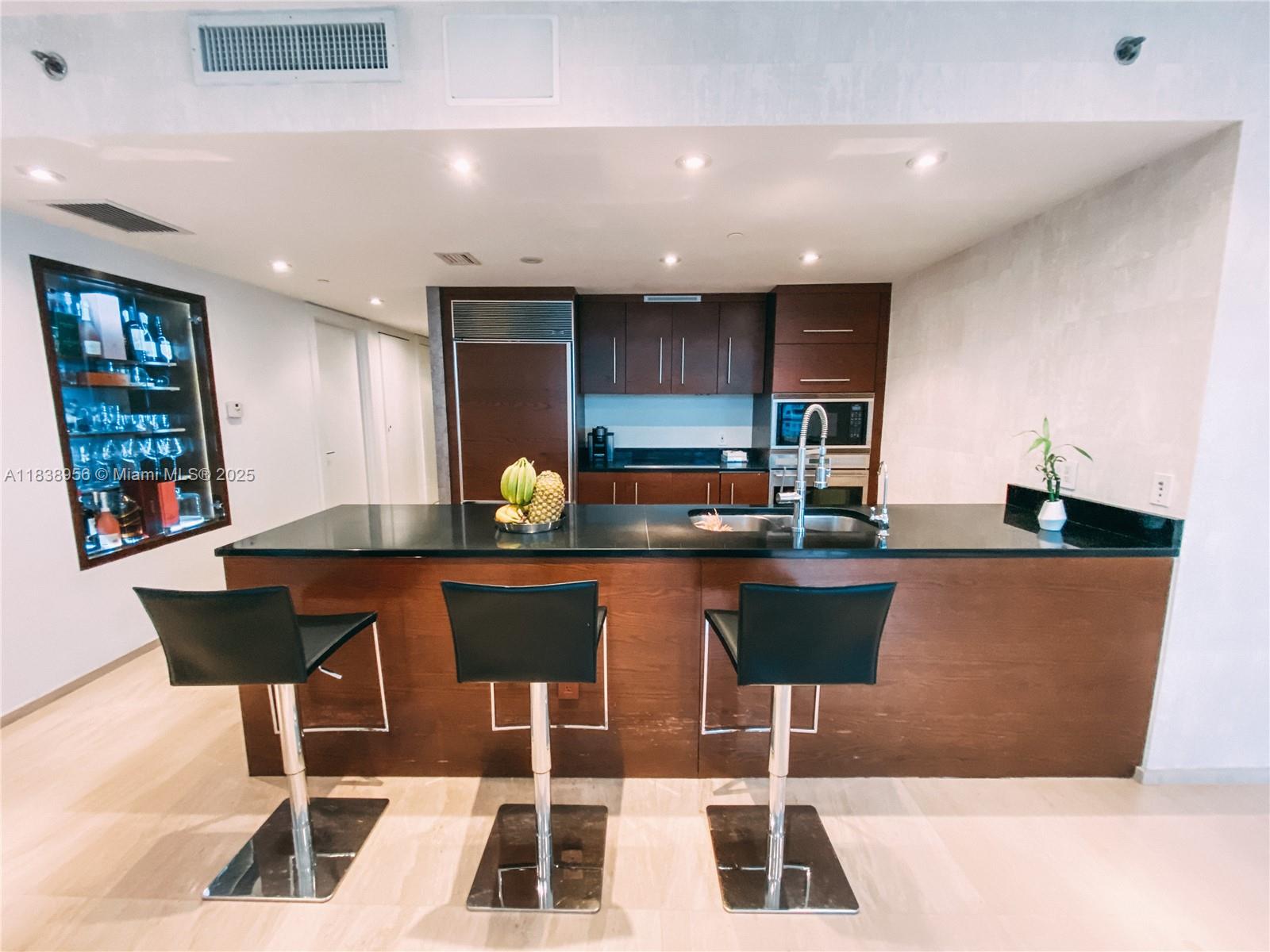 image Icon Brickell10
