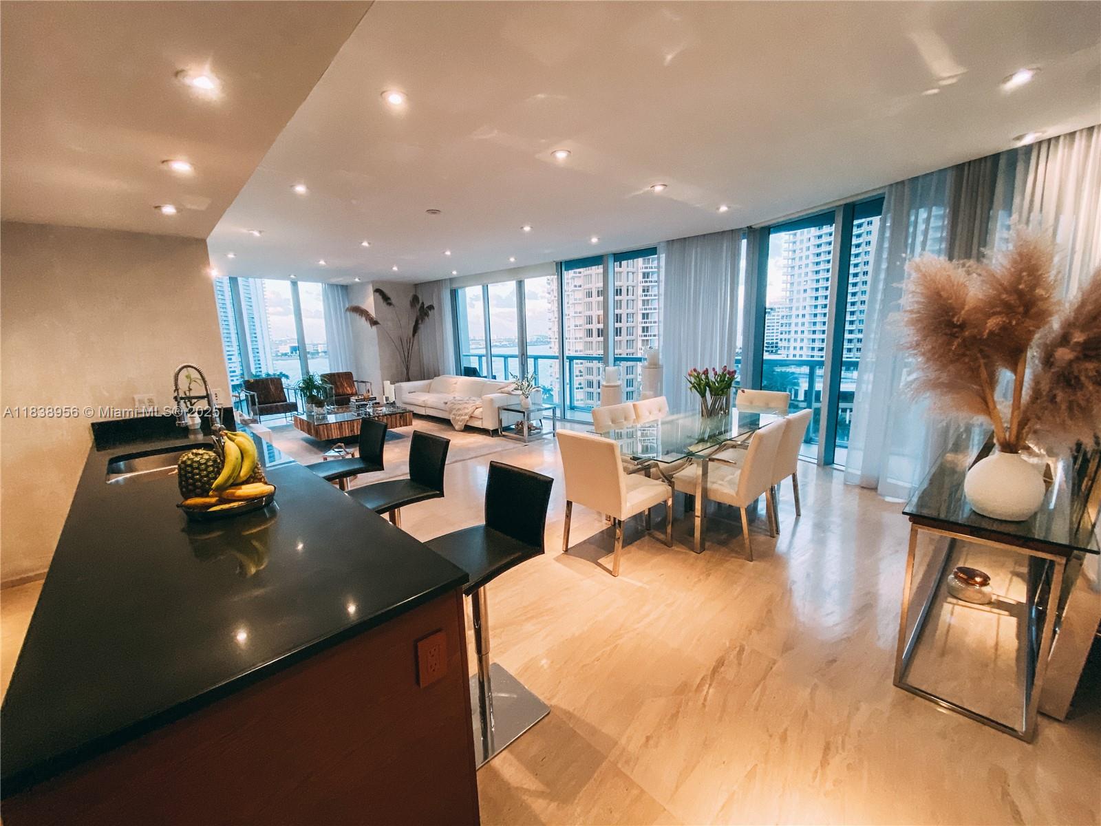 image Icon Brickell12