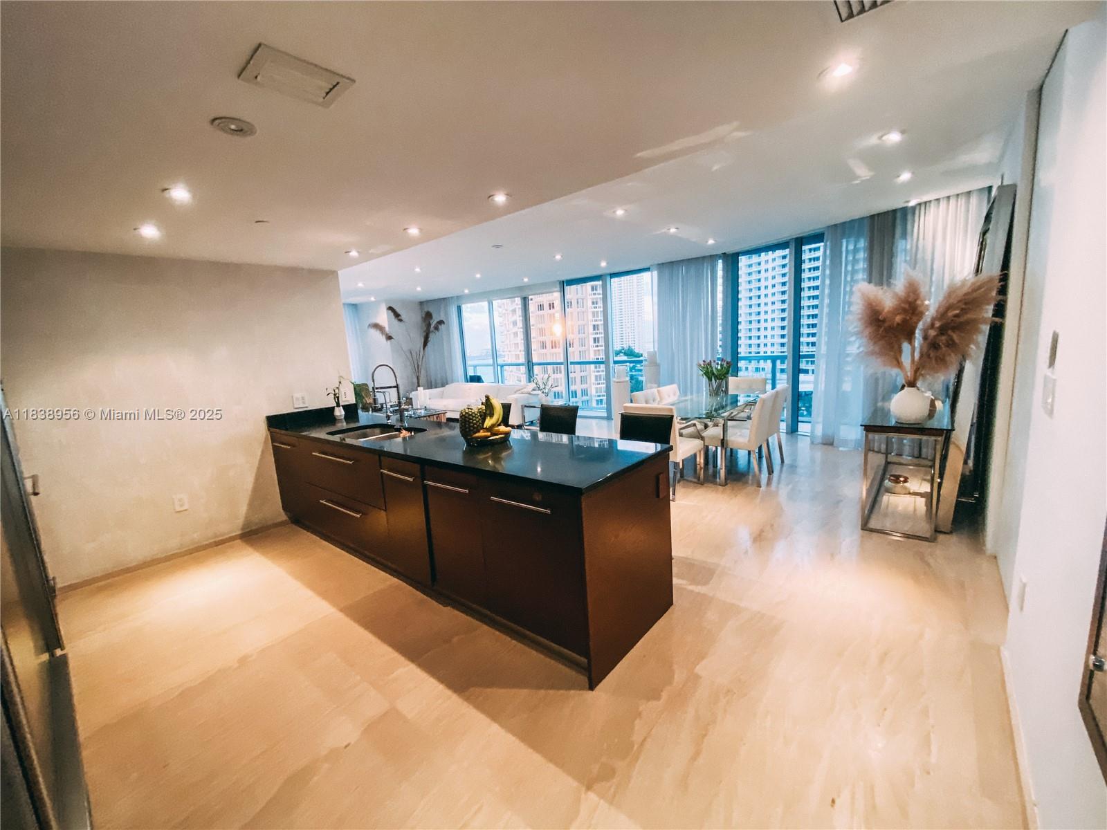 image Icon Brickell13