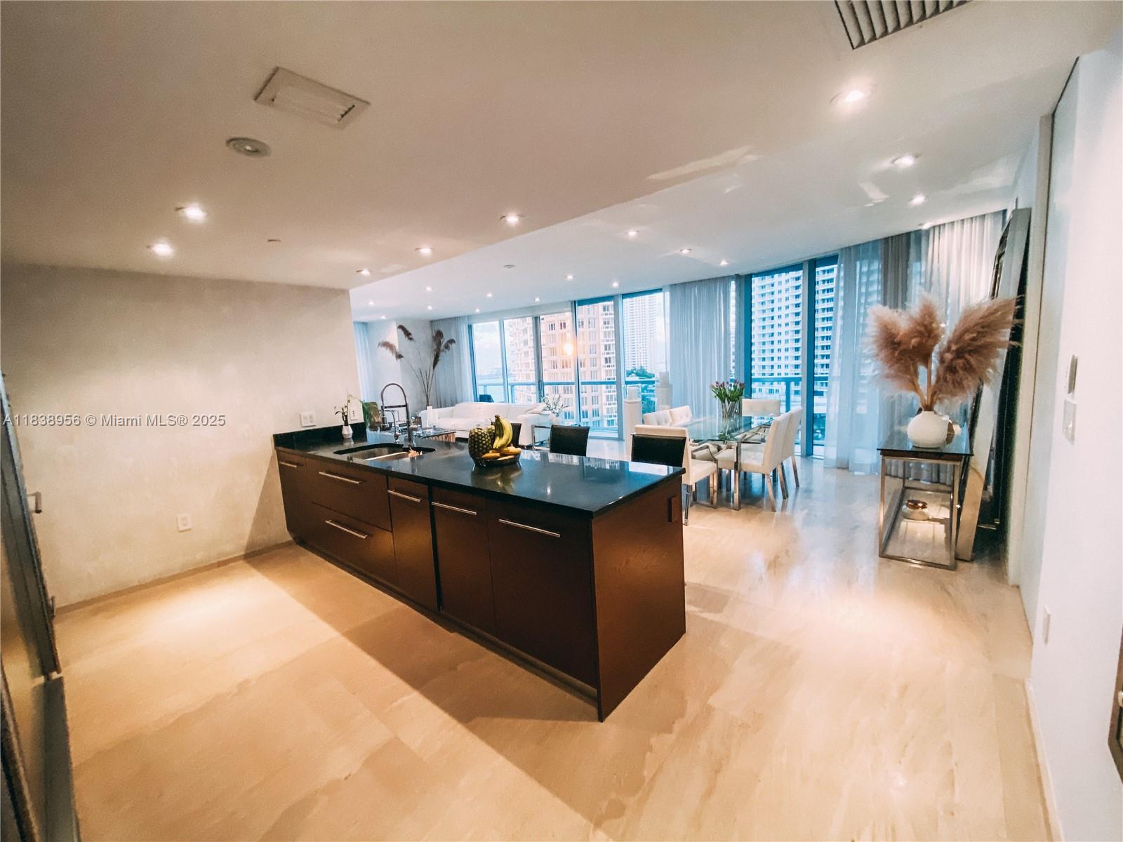 image Icon Brickell14