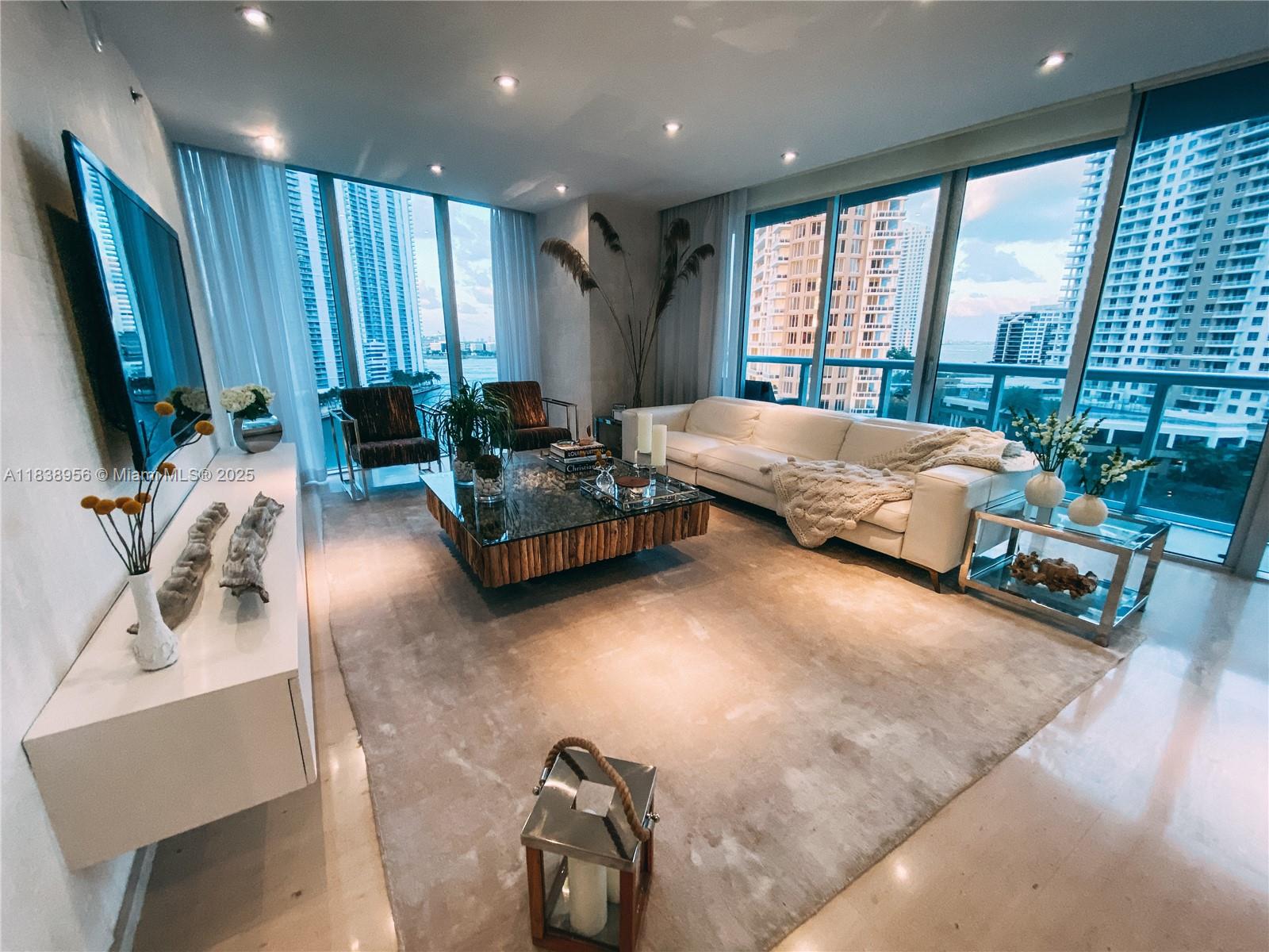 image Icon Brickell16