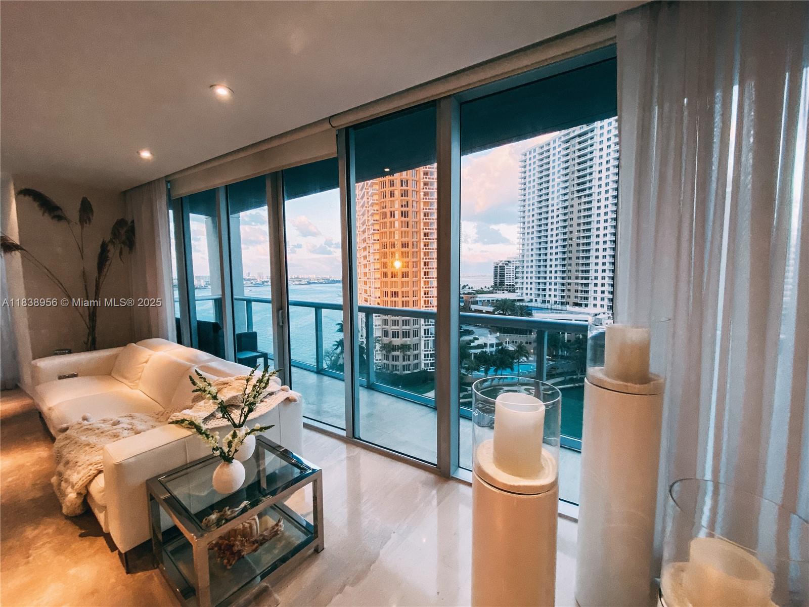 image Icon Brickell18