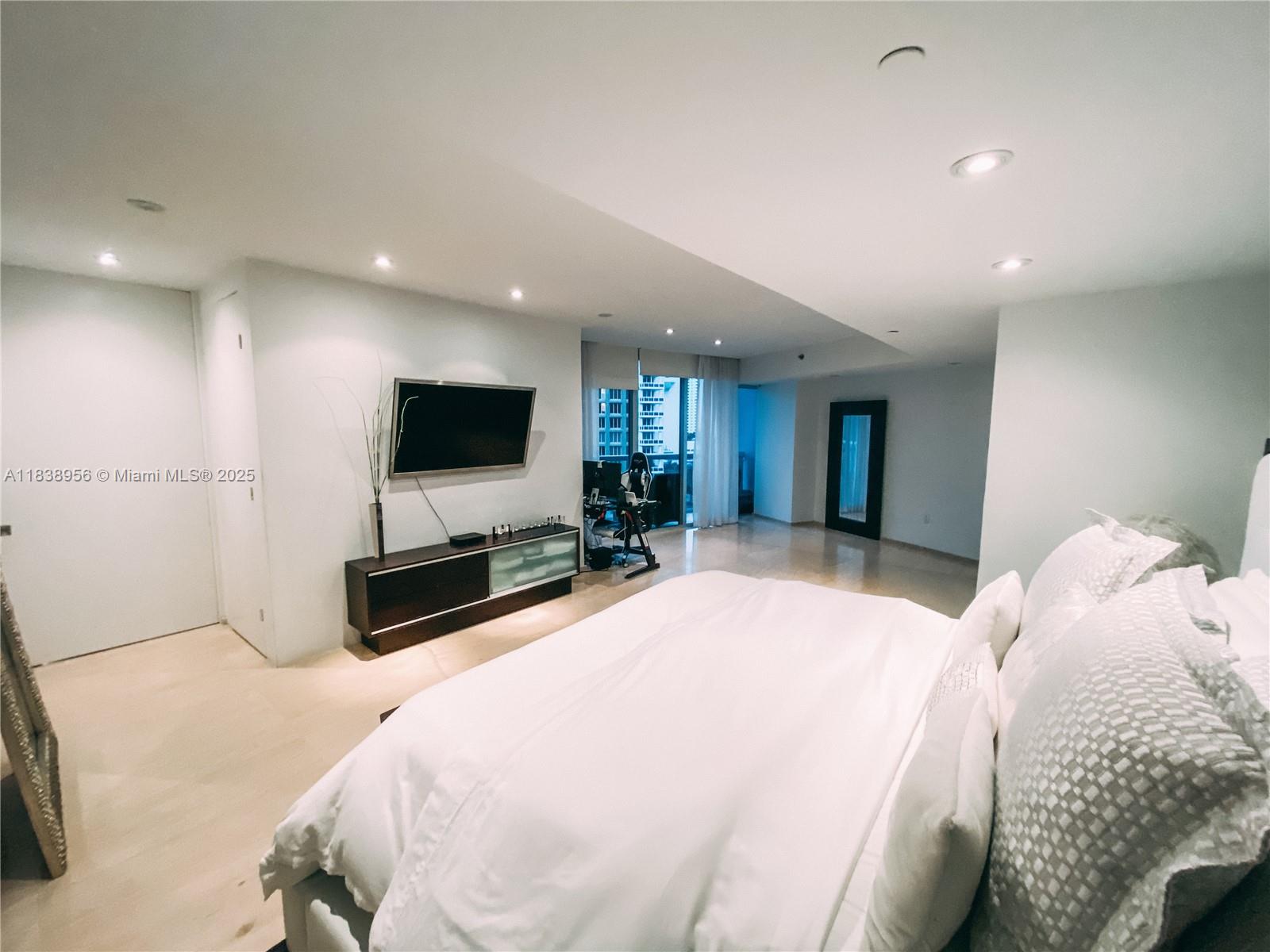 image Icon Brickell23