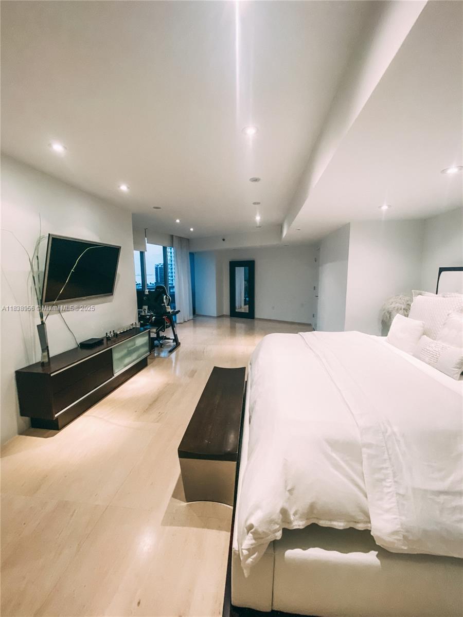 image Icon Brickell27