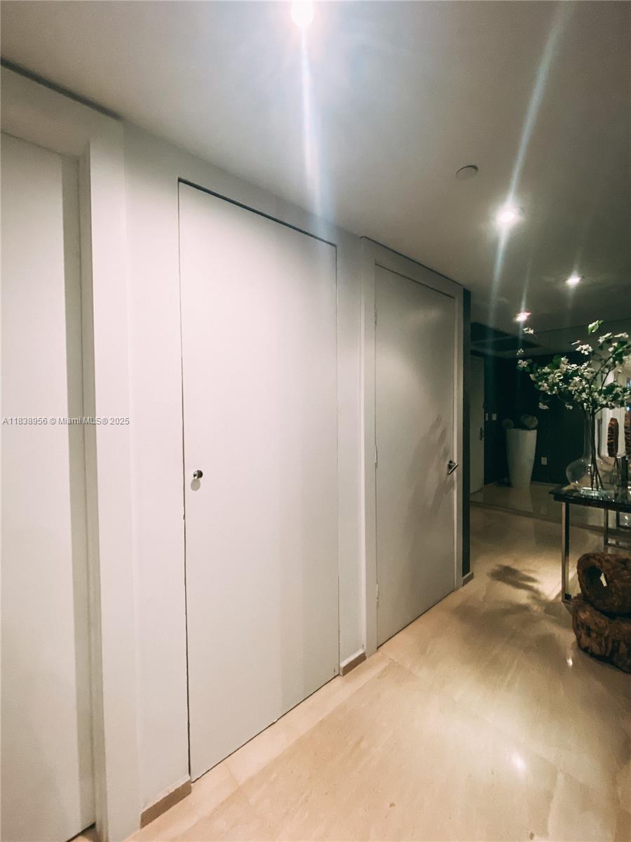 image Icon Brickell37