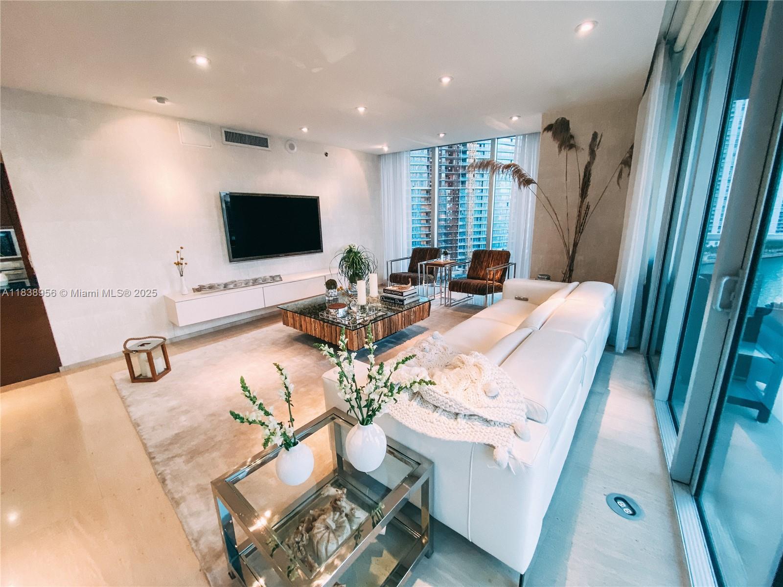 image Icon Brickell6