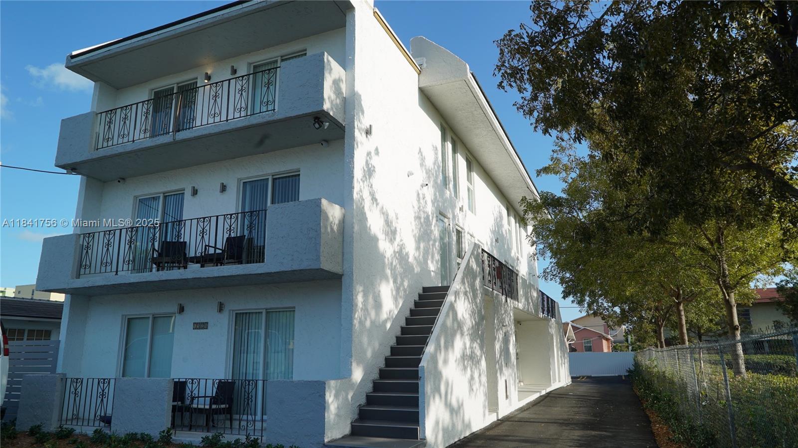 1328 NW 4th St #4