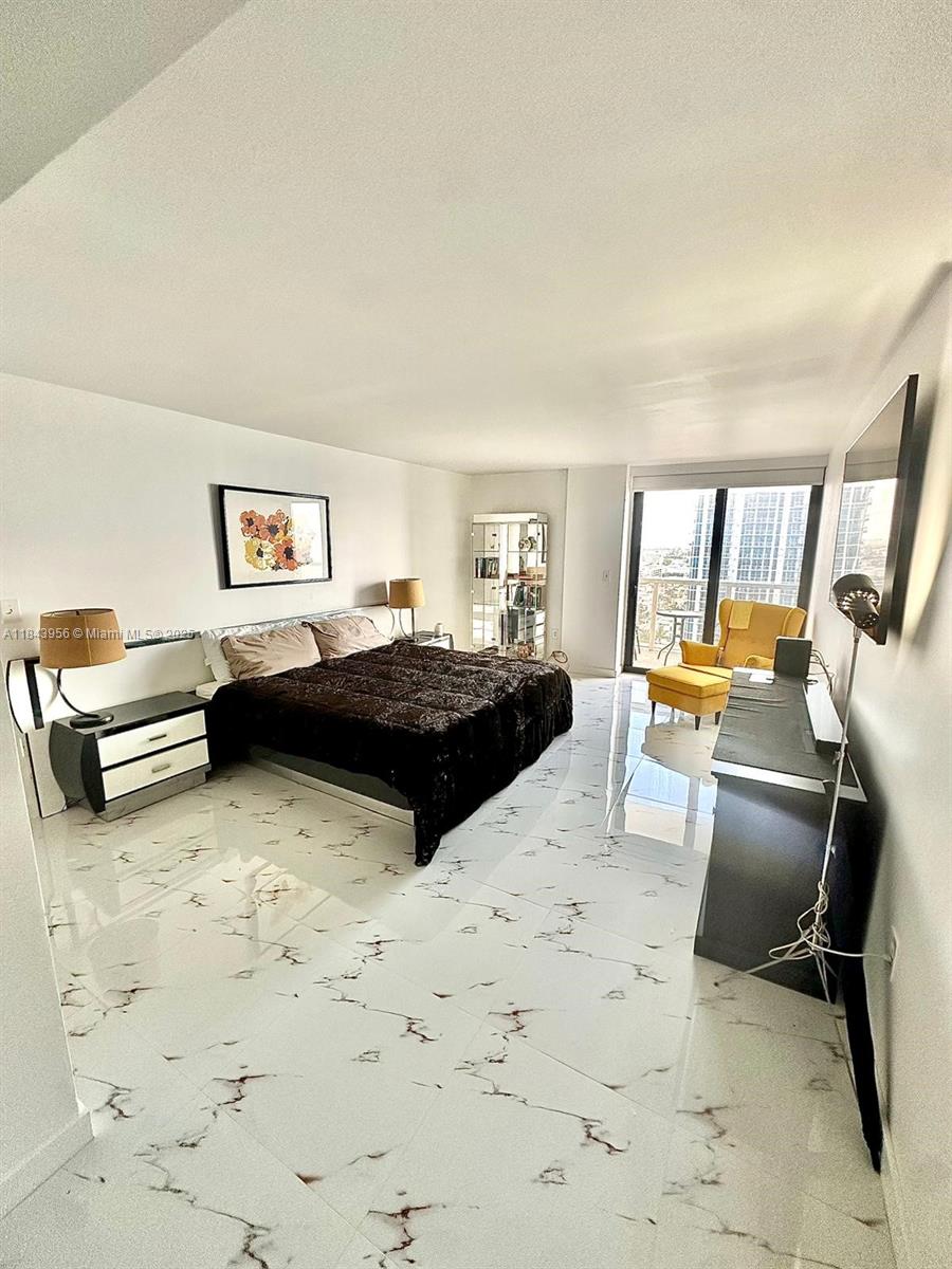 6423 Collins Ave #1709