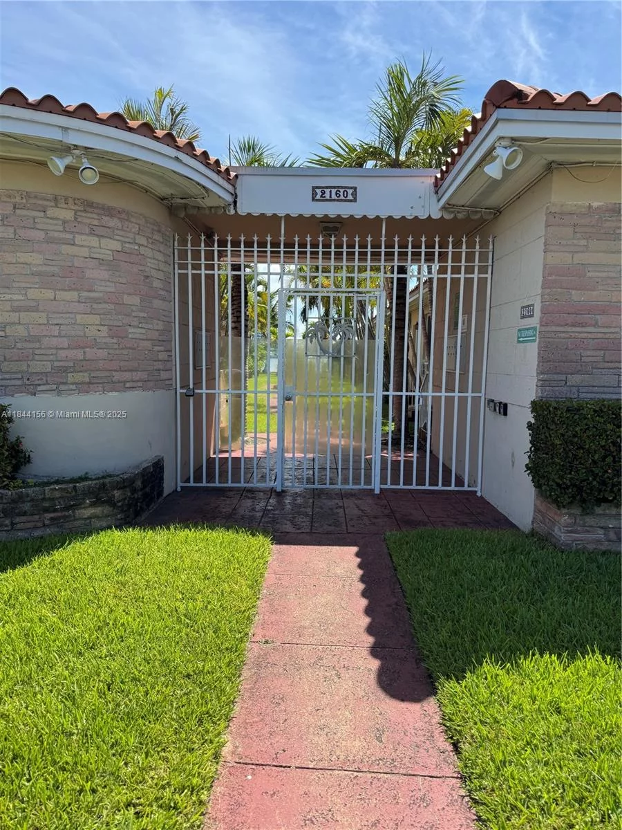 2160 Bay Dr #1-1