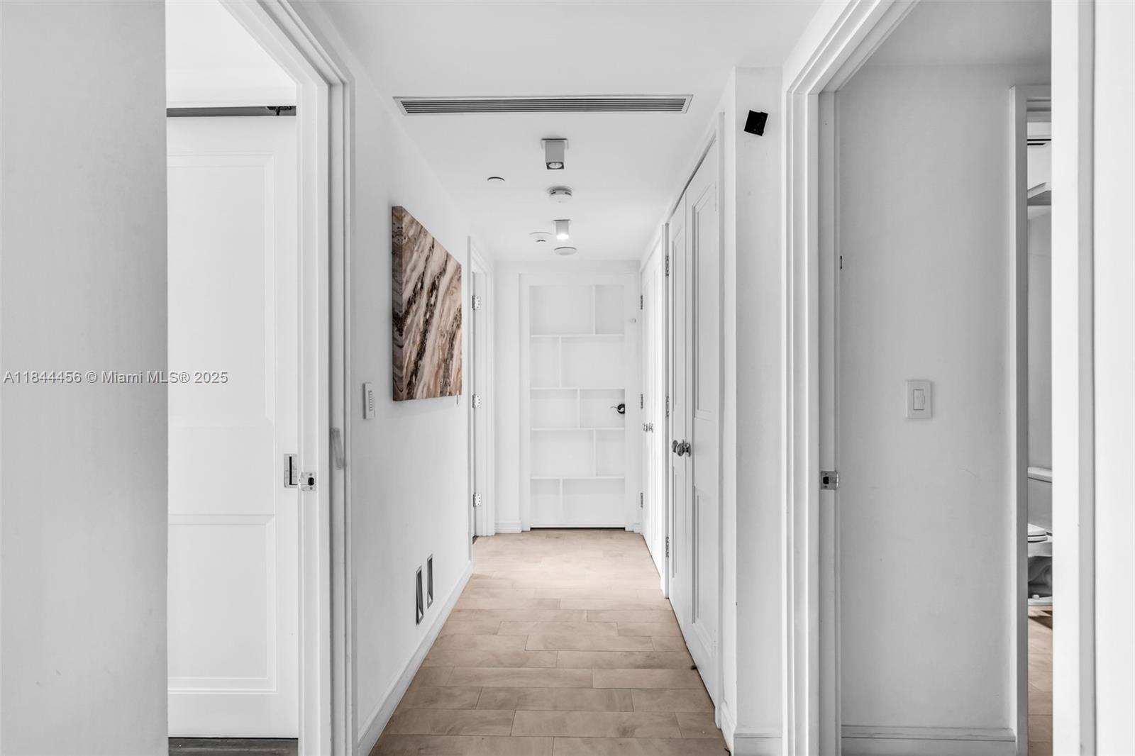 image Hamptons South Condo13