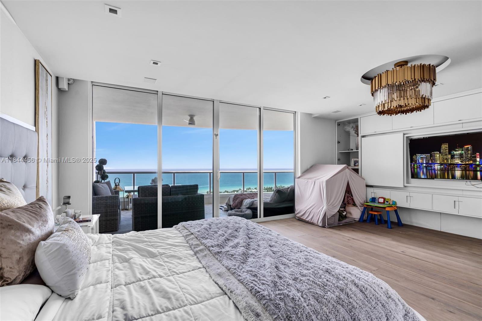 image Hamptons South Condo15