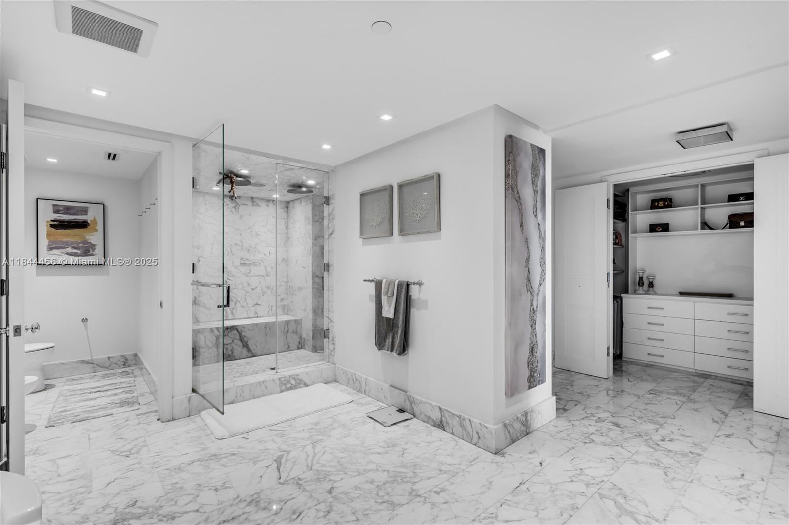 image Hamptons South Condo17