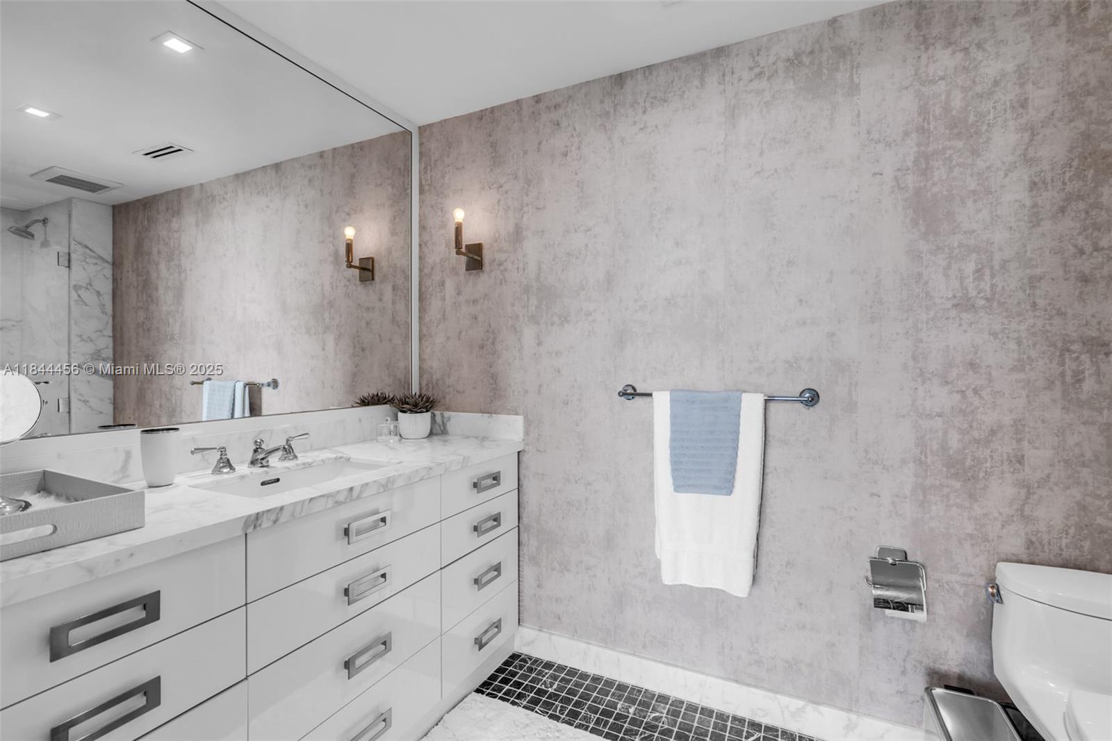 image Hamptons South Condo22