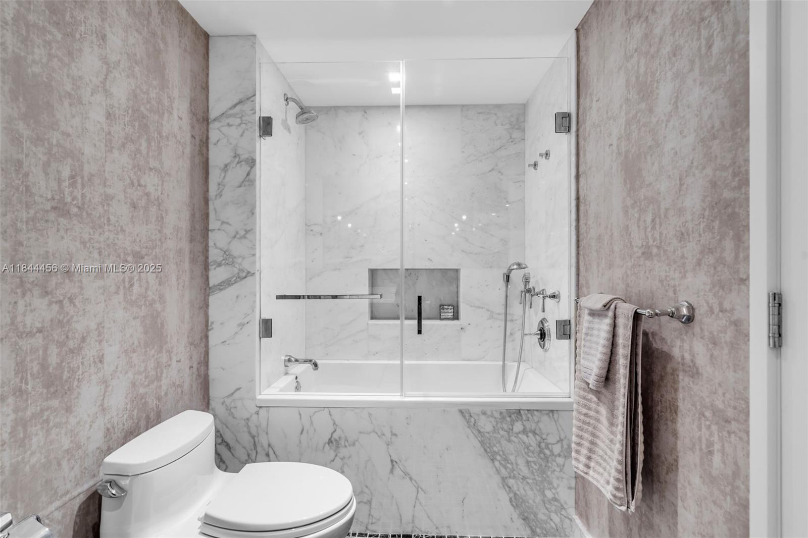 image Hamptons South Condo23