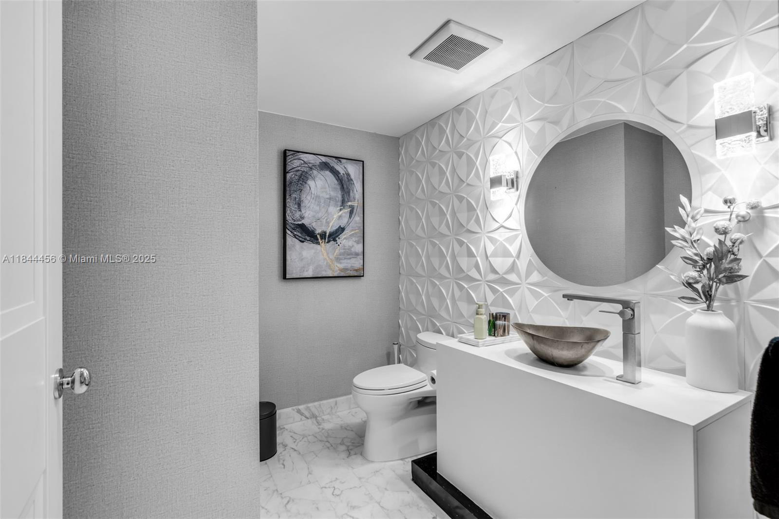 image Hamptons South Condo25