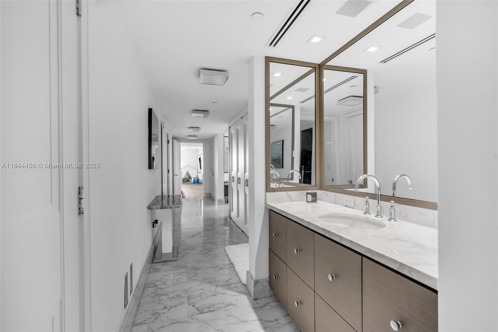 image Hamptons South Condo28