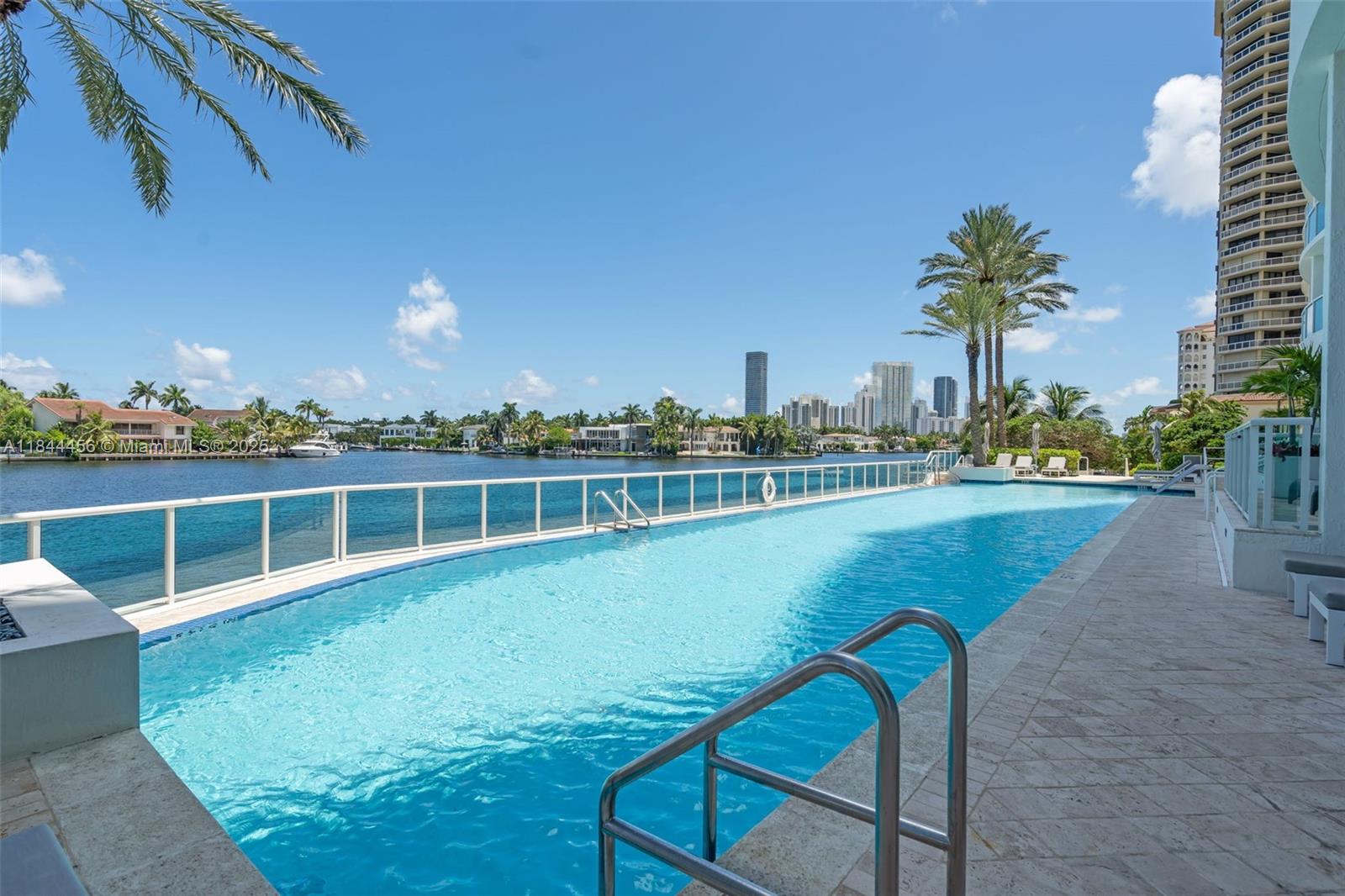 image Hamptons South Condo42