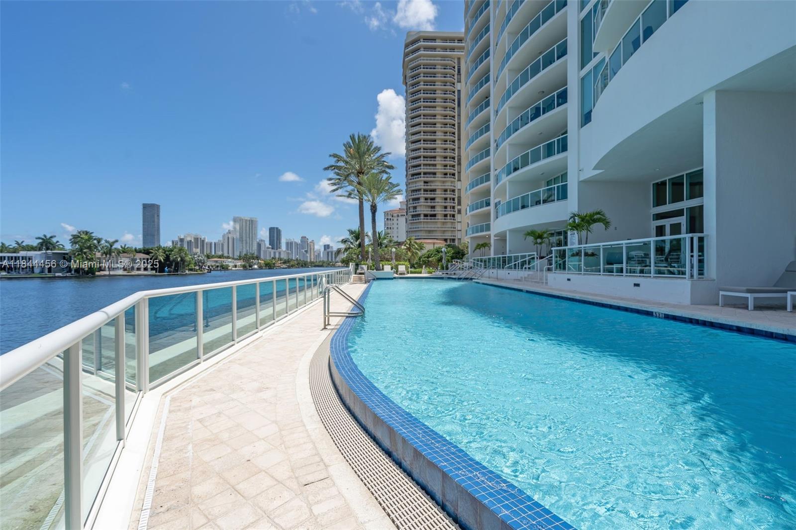 image Hamptons South Condo53
