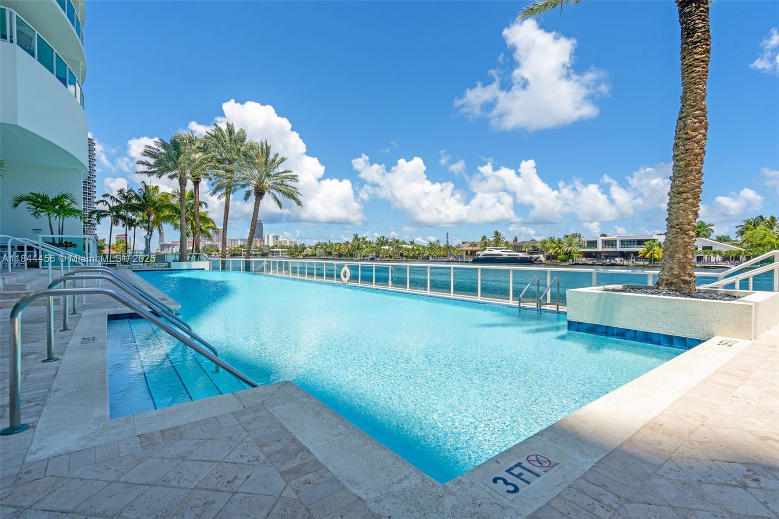 image Hamptons South Condo54
