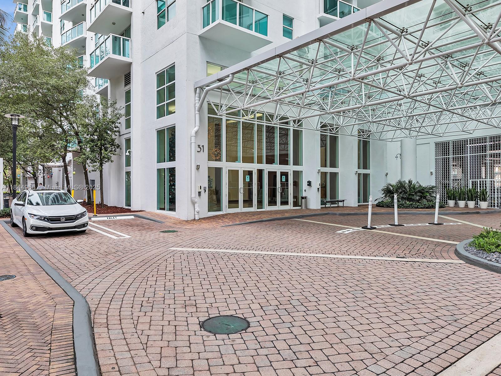image Brickell On The River1