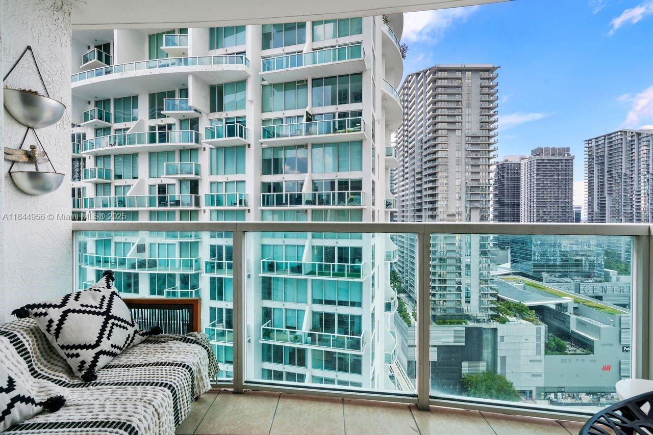 image Brickell On The River27