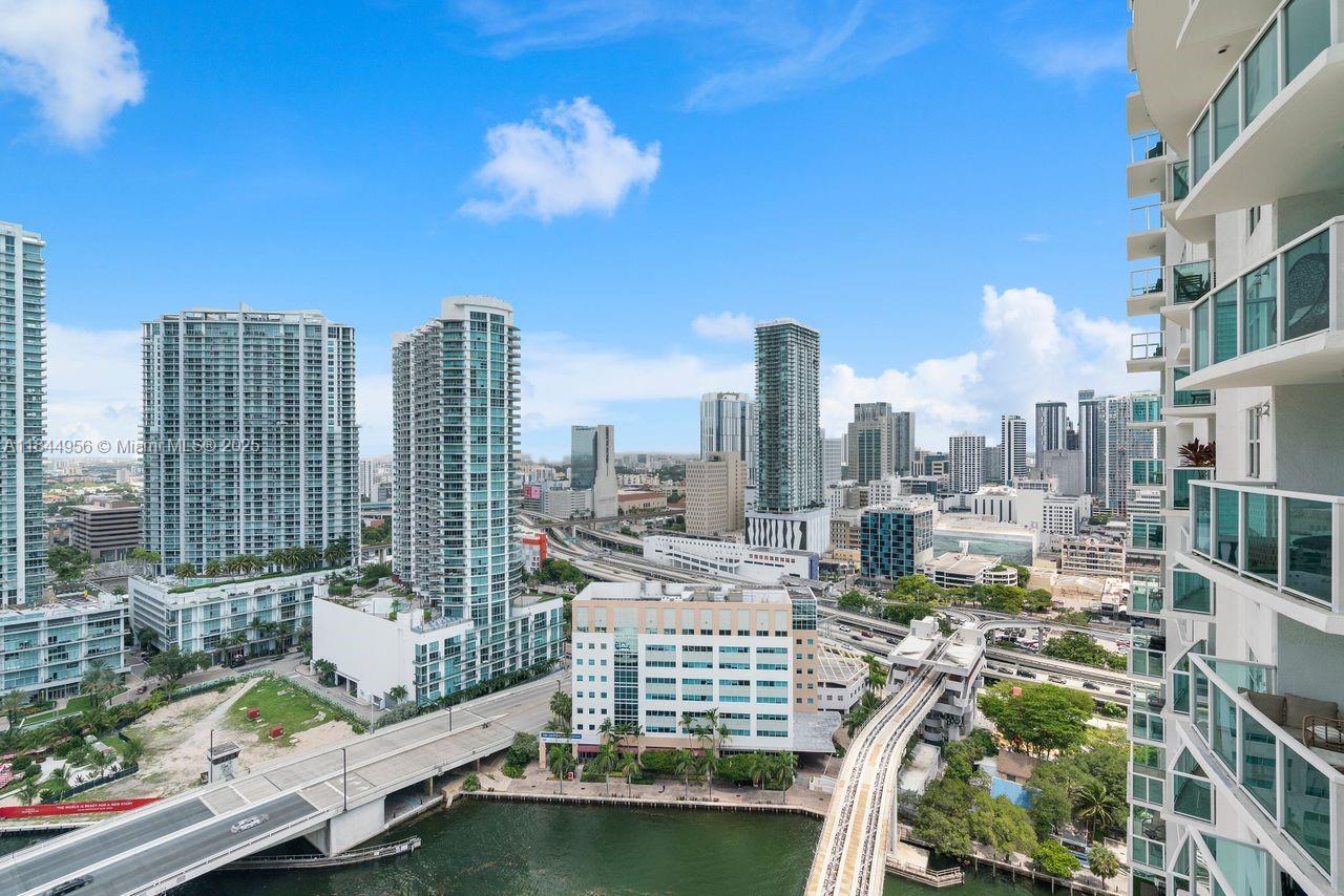 image Brickell On The River29