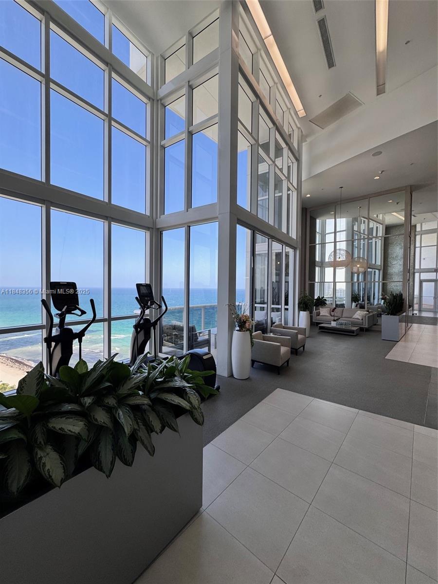 image Trump Royale38