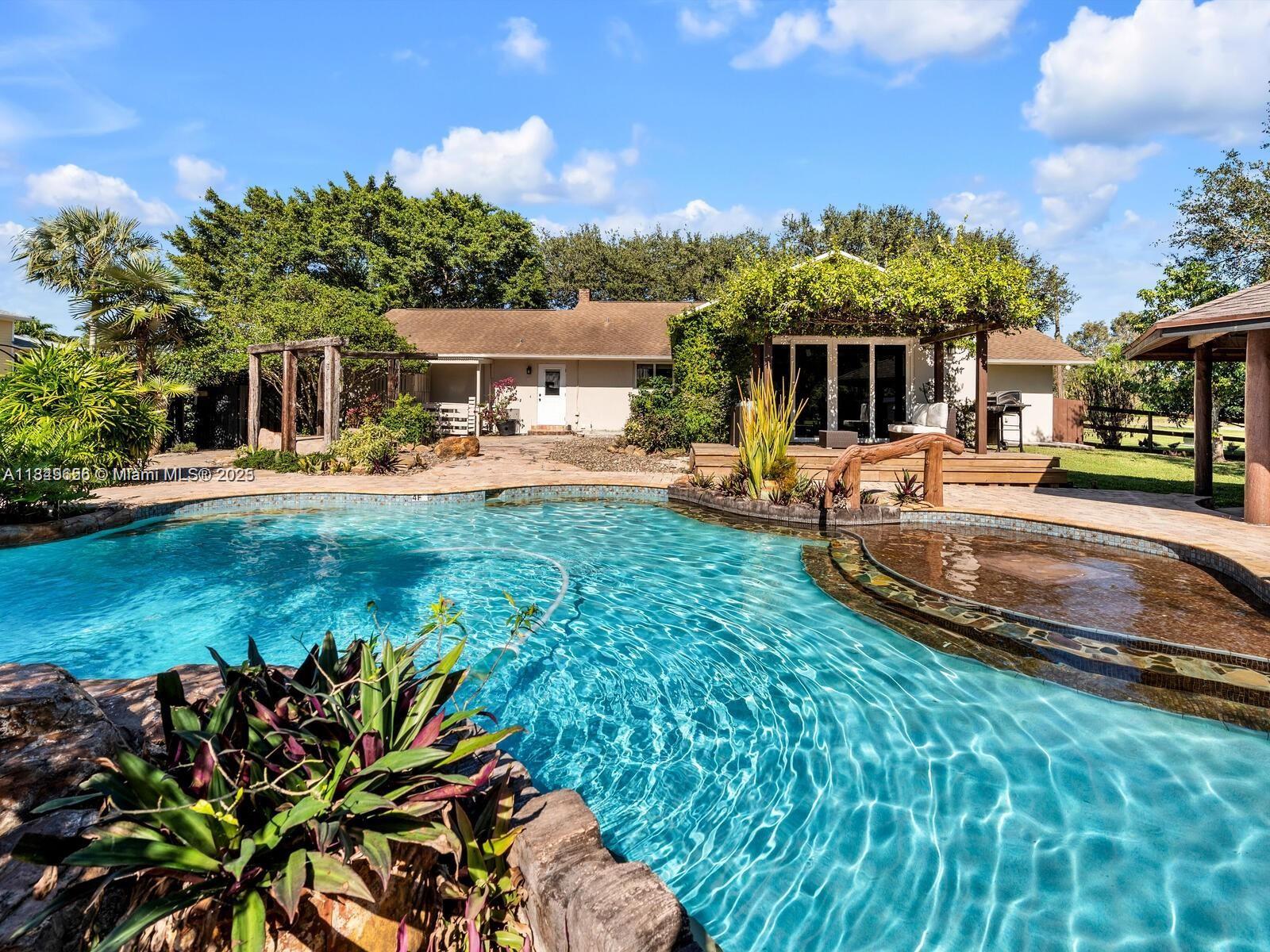 13350 Luray Rd Southwest Ranches, FL 33330