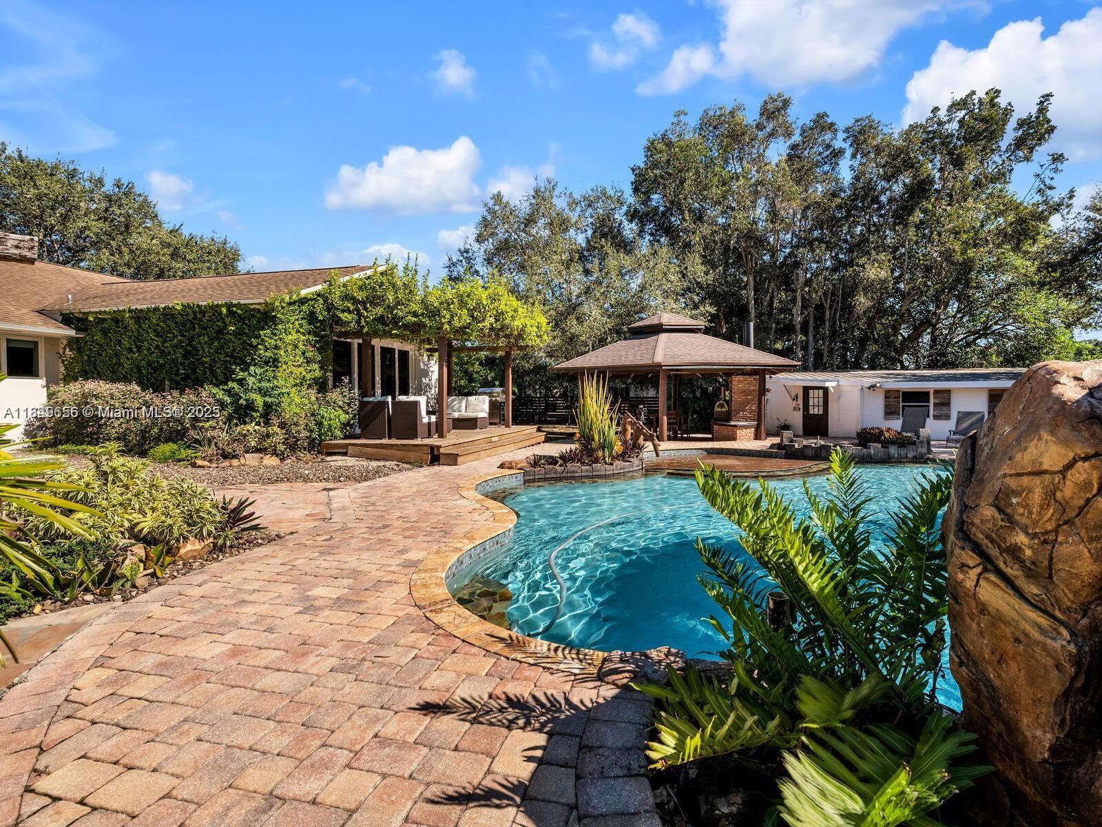 13350 Luray Rd Southwest Ranches, FL 33330