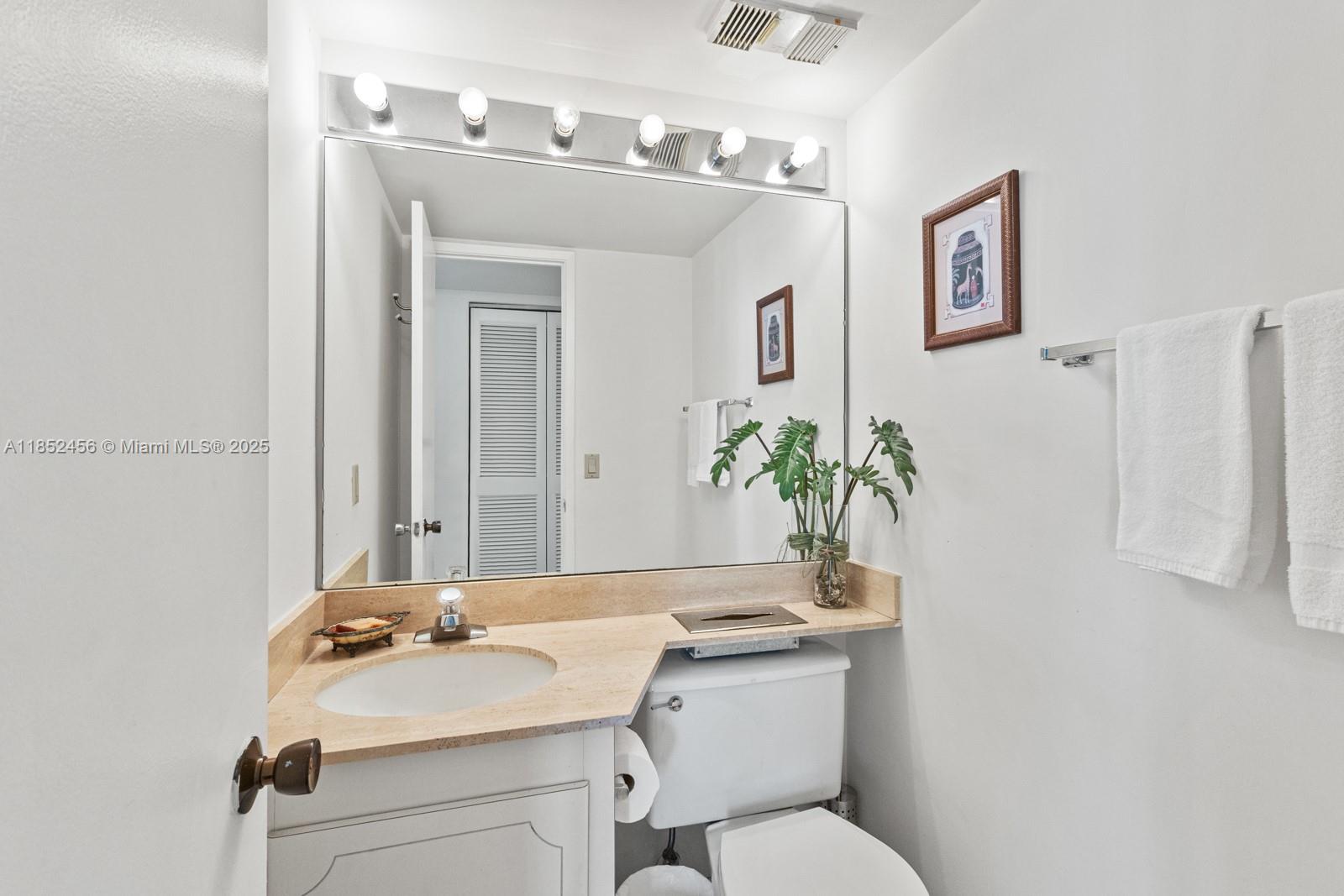 image Charter Club19