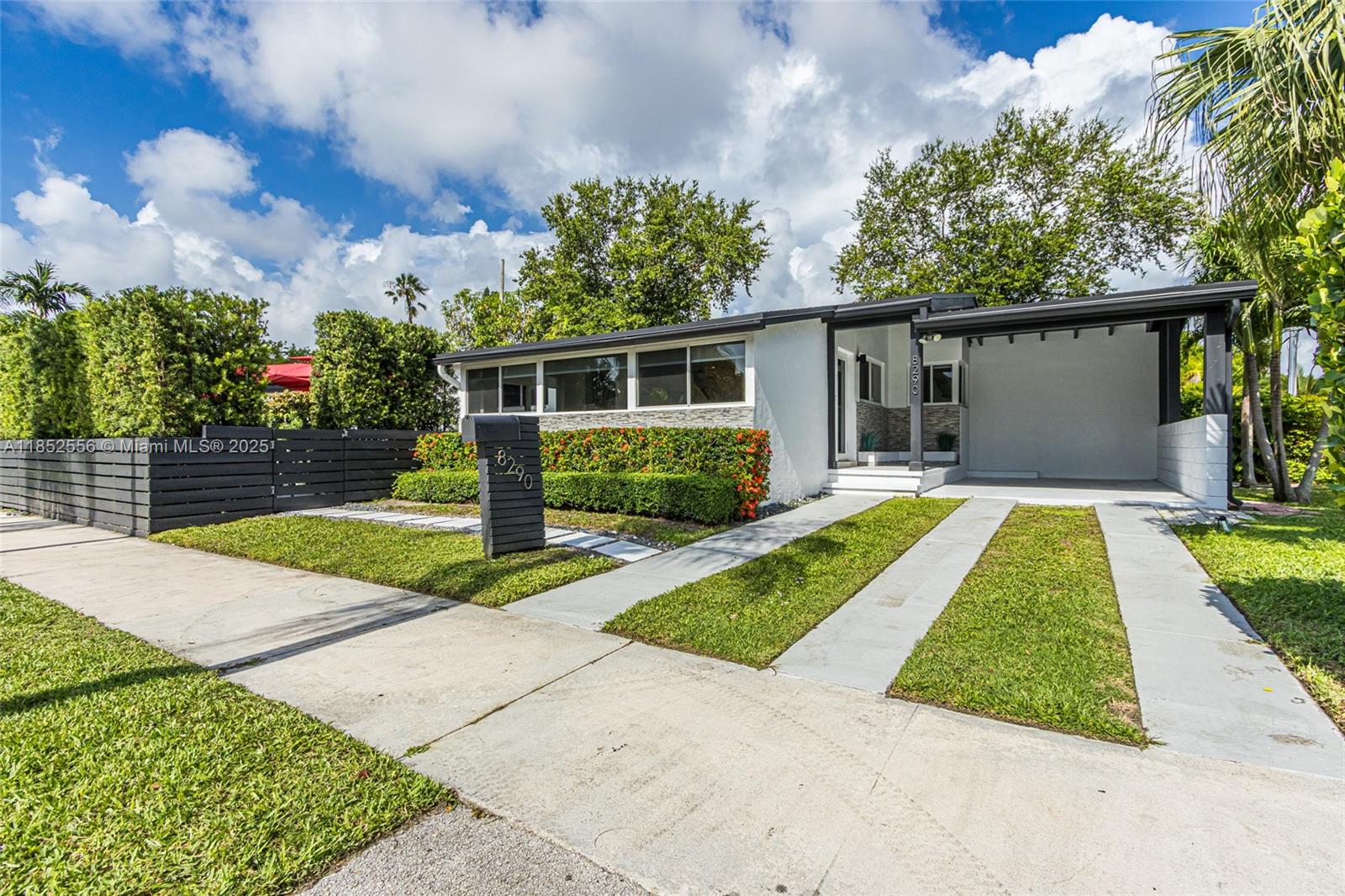 8290 N Bayshore Dr