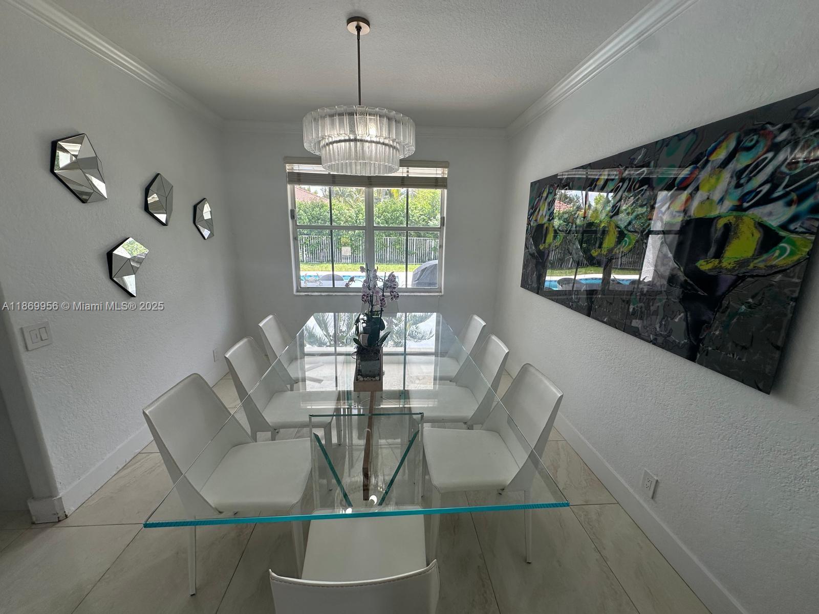 1063 Sunflower Cir Weston, FL 33327