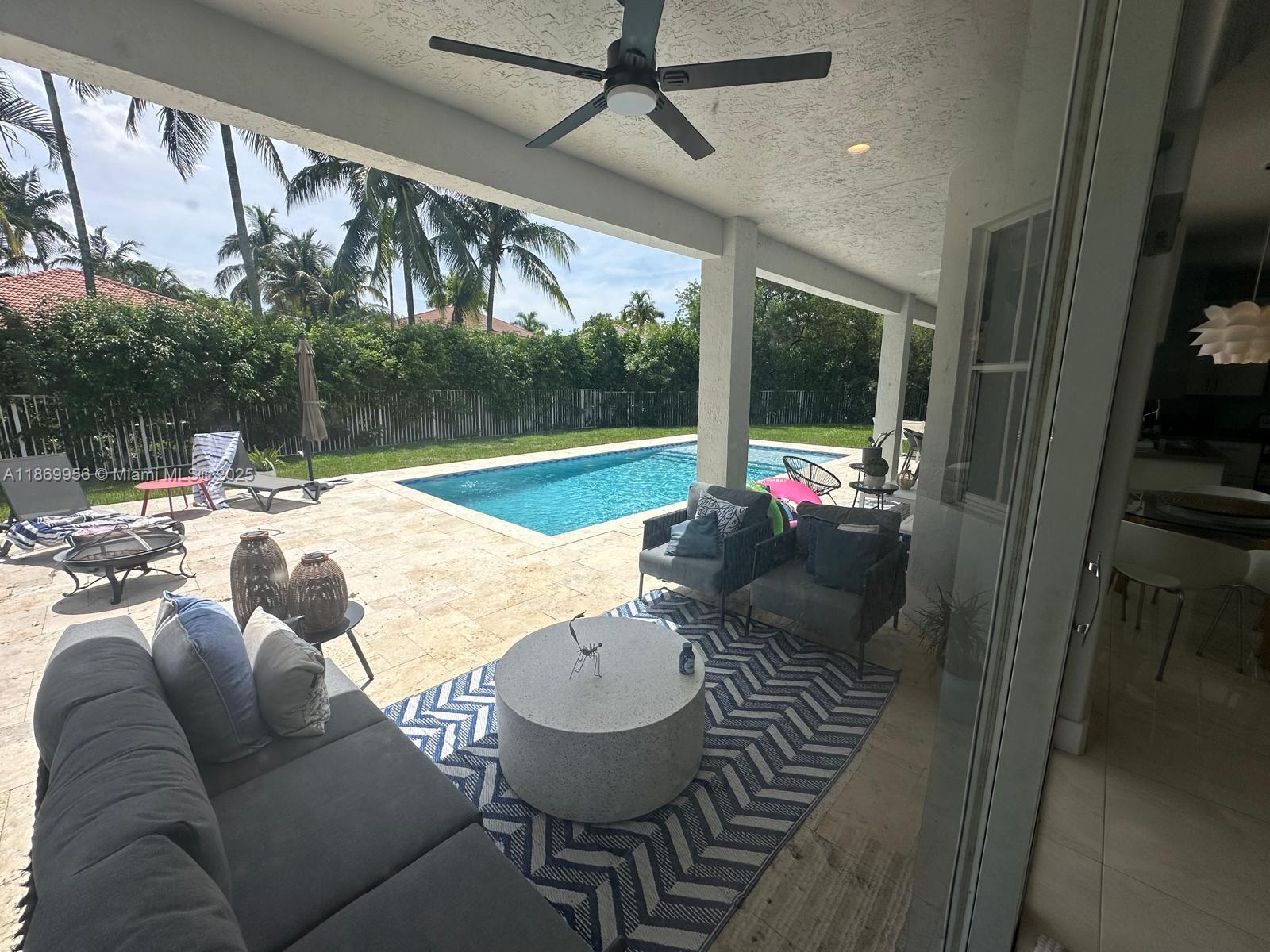 1063 Sunflower Cir Weston, FL 33327