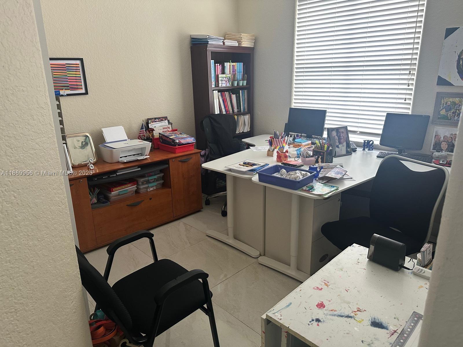 1063 Sunflower Cir Weston, FL 33327