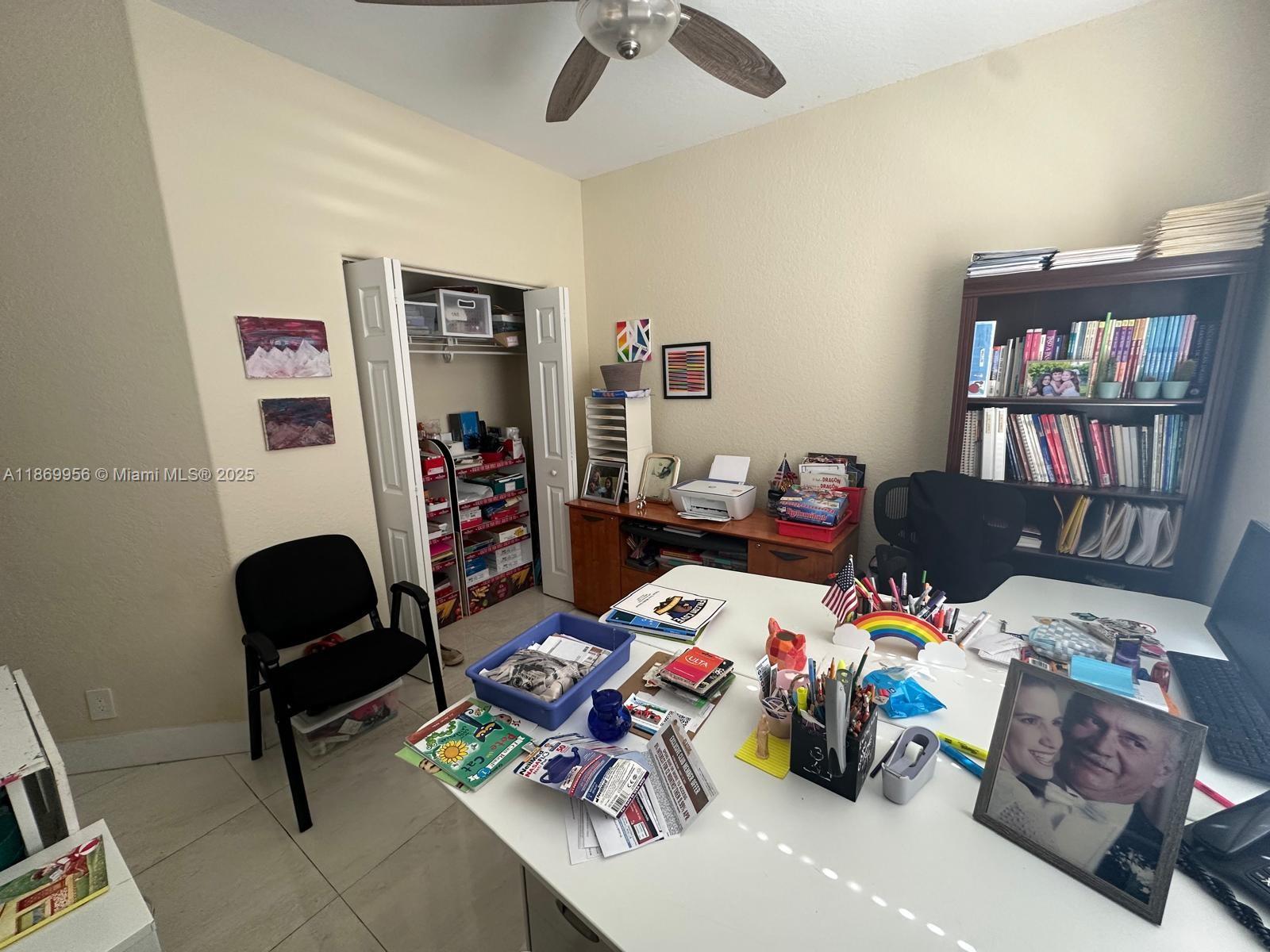 1063 Sunflower Cir Weston, FL 33327