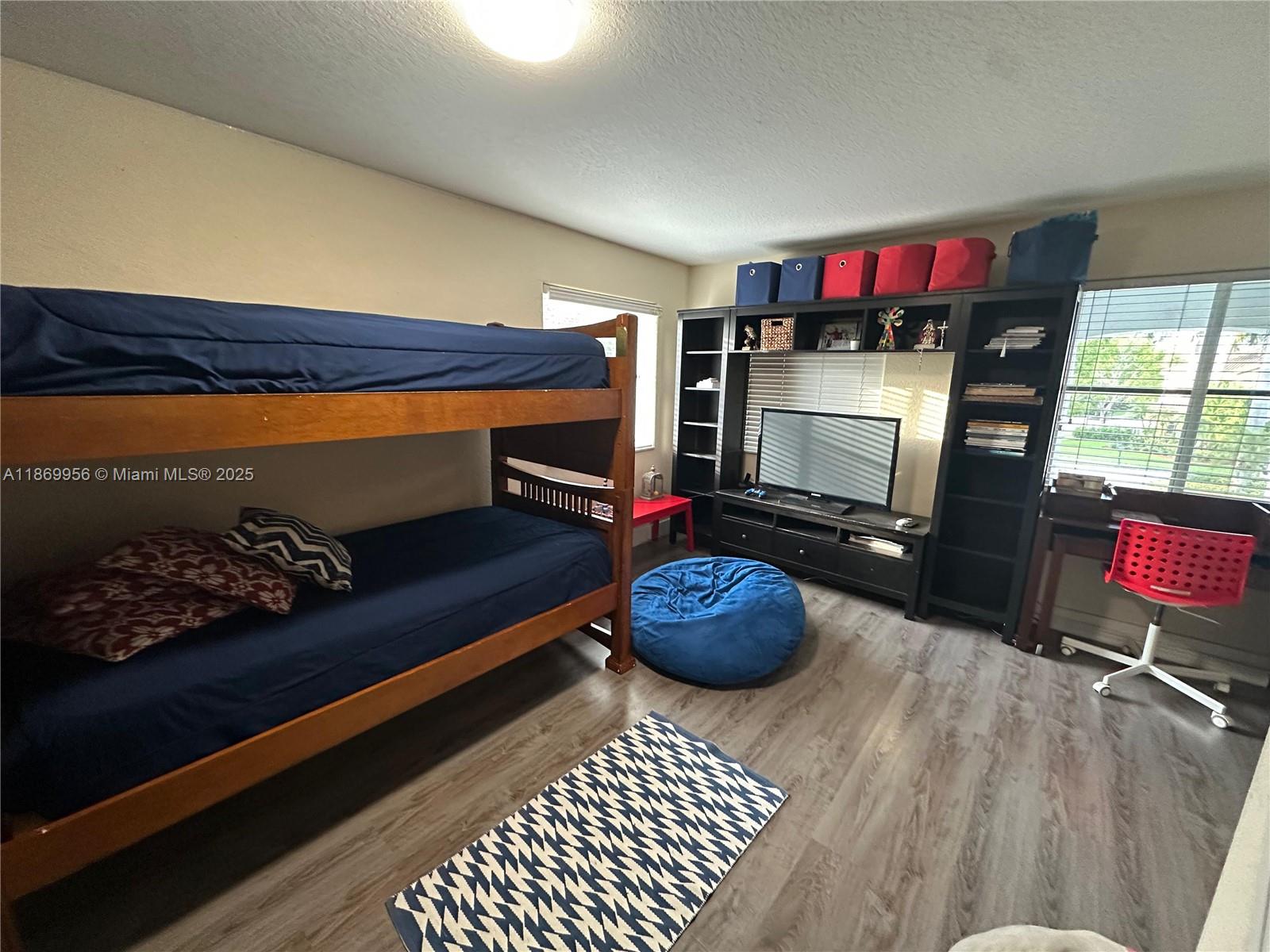 1063 Sunflower Cir Weston, FL 33327