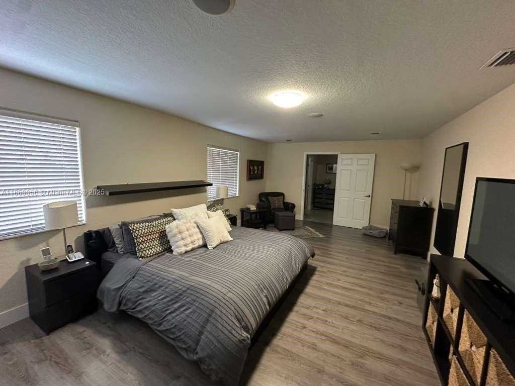 1063 Sunflower Cir Weston, FL 33327