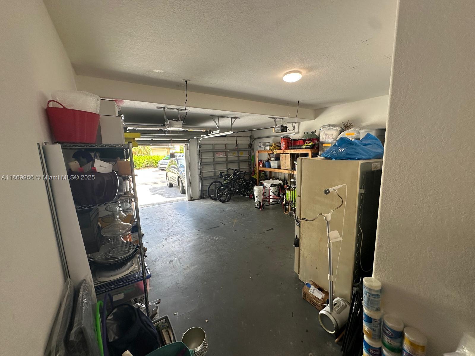 1063 Sunflower Cir Weston, FL 33327