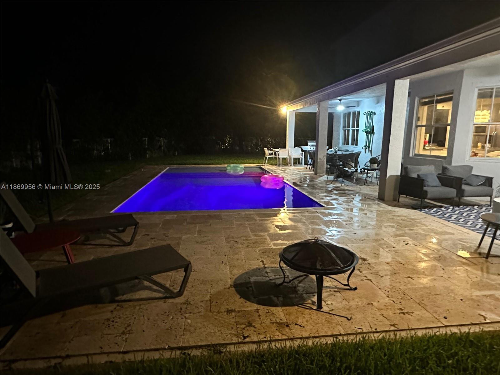 1063 Sunflower Cir Weston, FL 33327