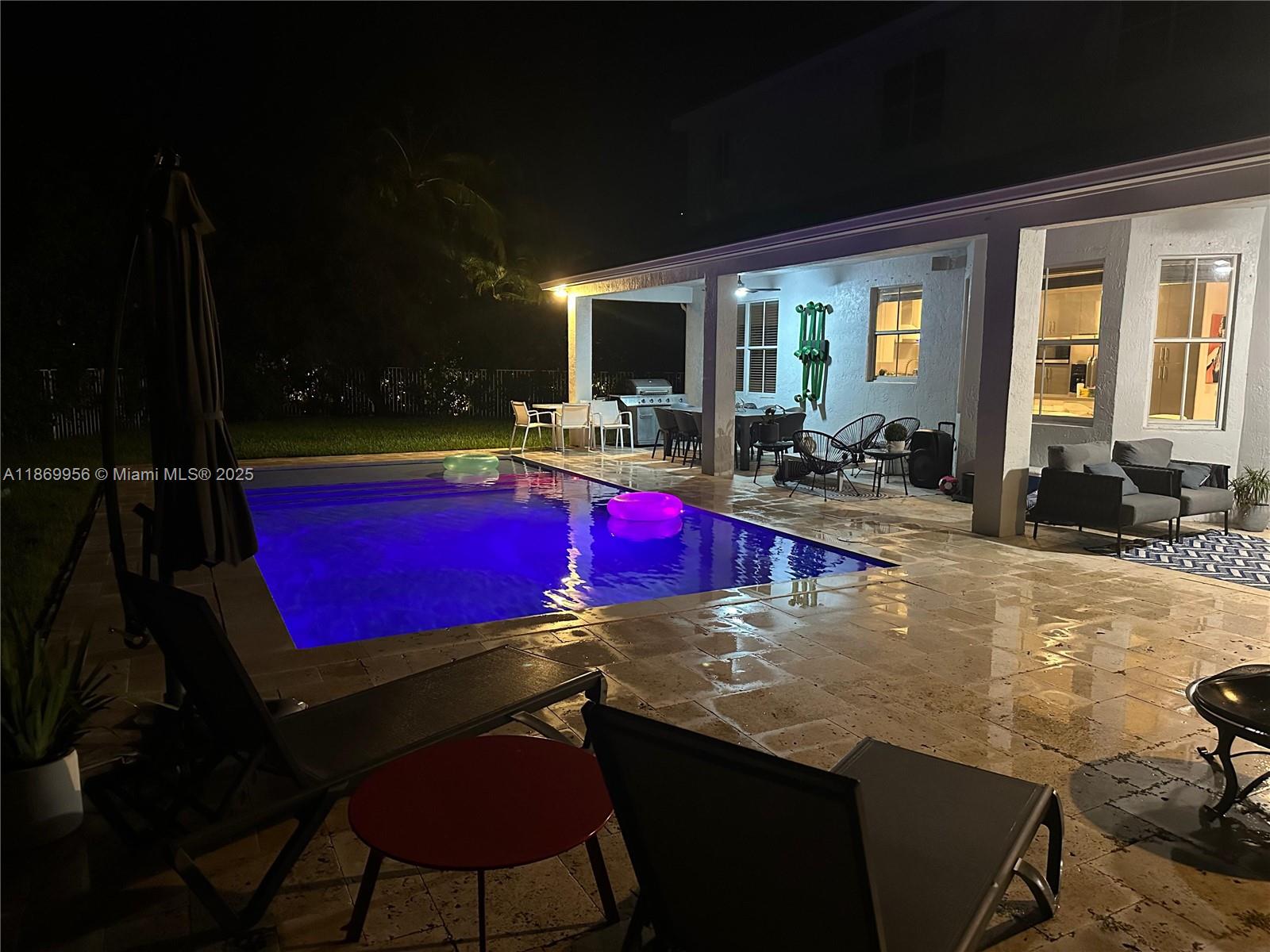 1063 Sunflower Cir Weston, FL 33327