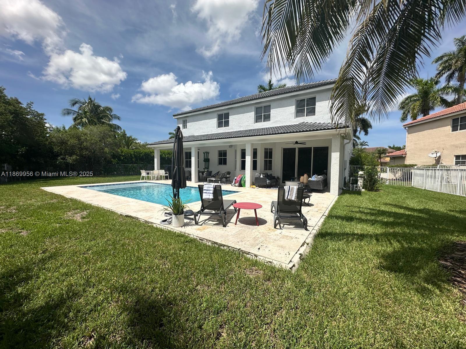 1063 Sunflower Cir Weston, FL 33327