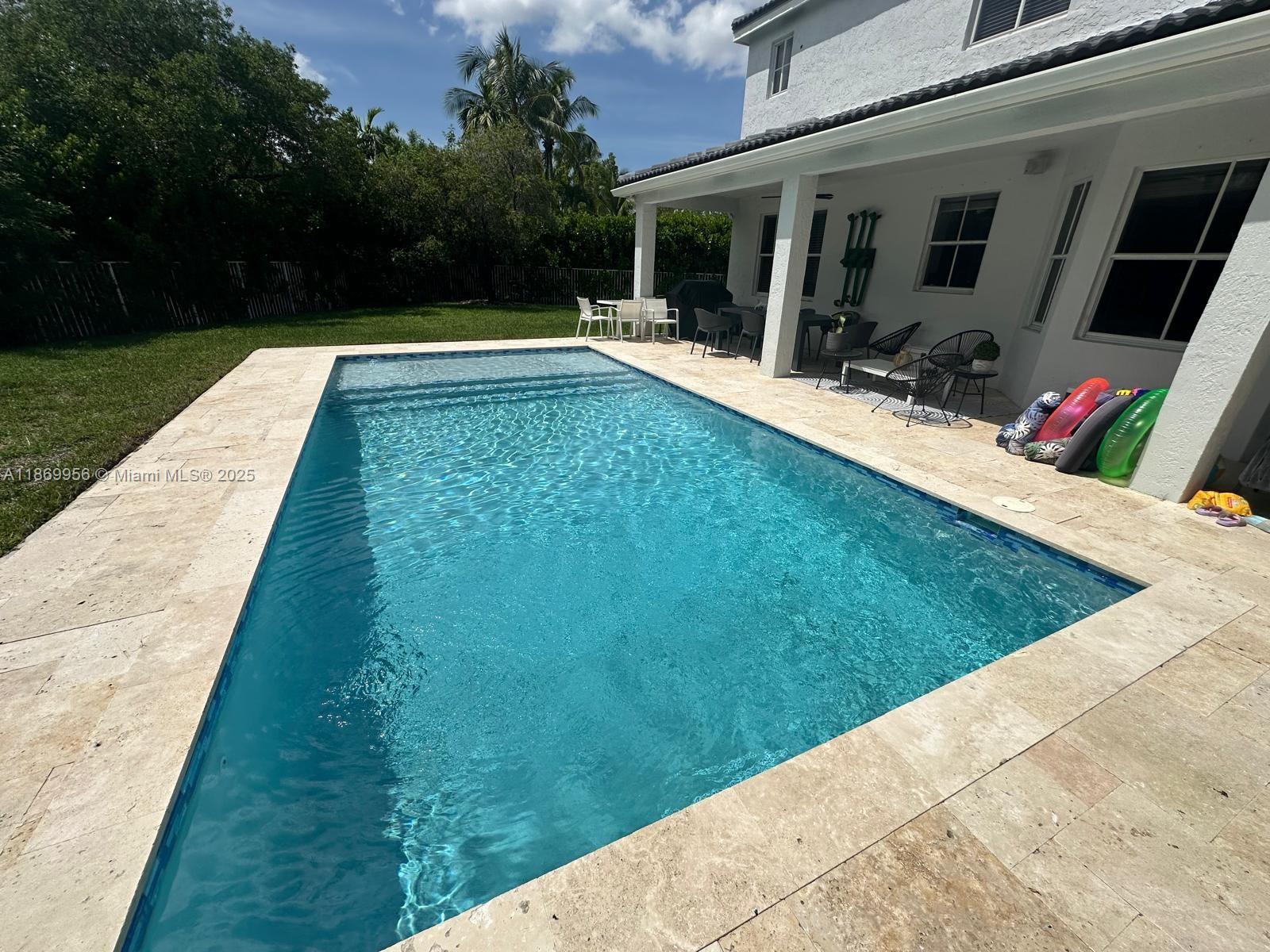 1063 Sunflower Cir Weston, FL 33327