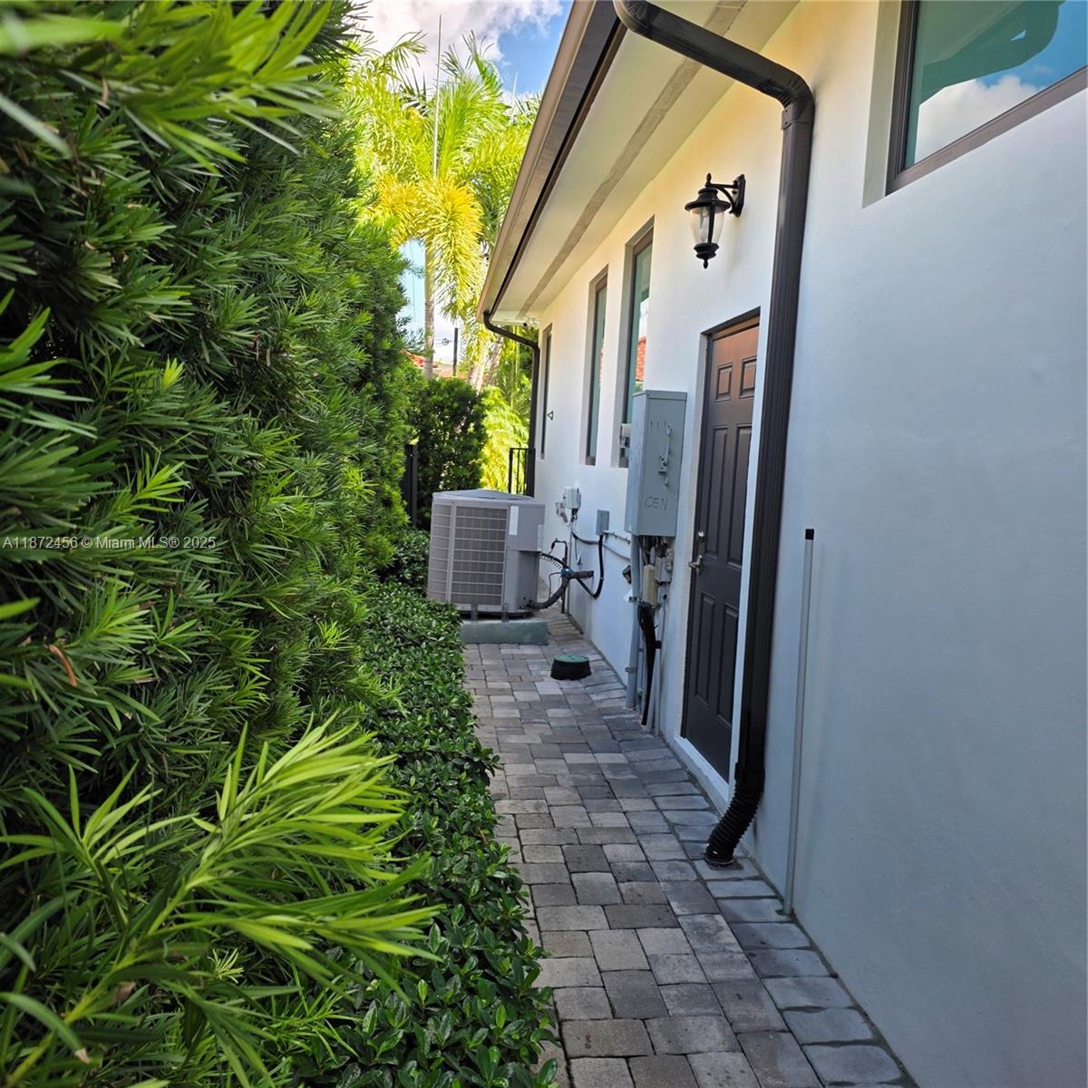 343 S 190th St Sunny Isles Beach, FL 33160